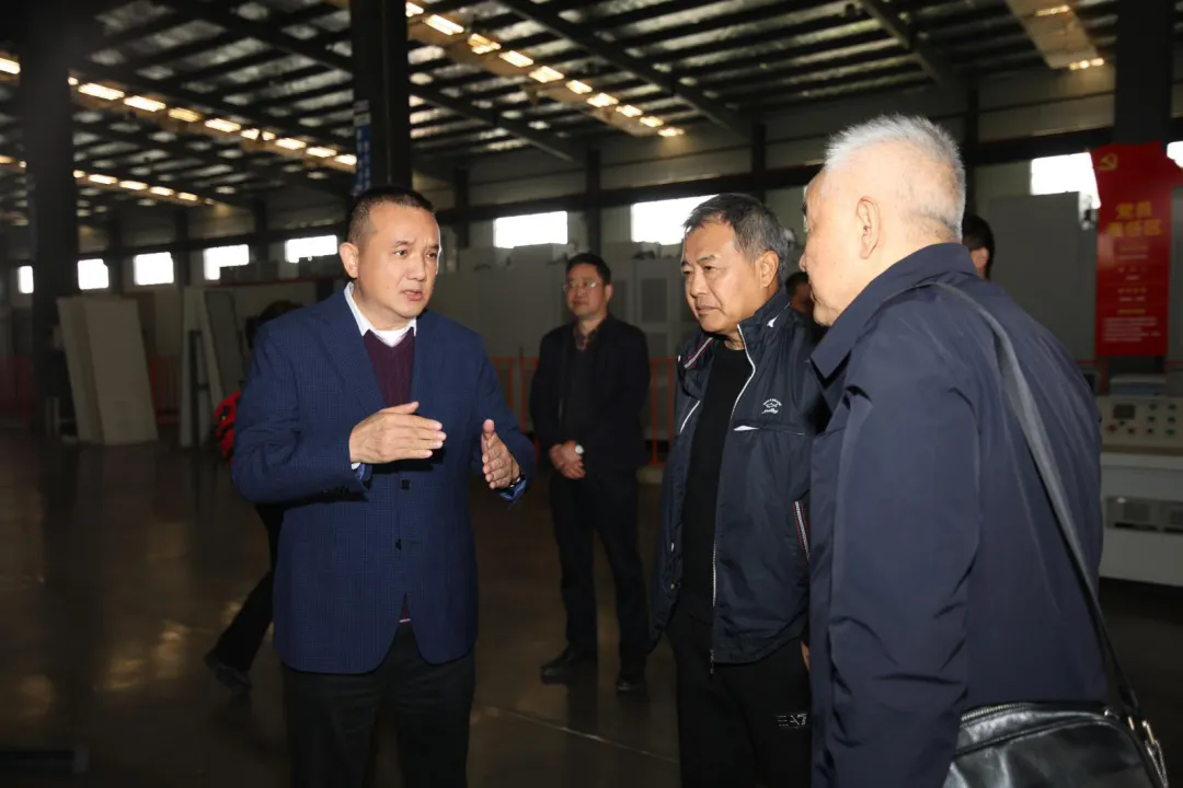 看見(jiàn)未來(lái)，才有未來(lái)?——中國(guó)服務(wù)型制造產(chǎn)業(yè)聯(lián)盟專(zhuān)家印建安一行赴大禹電氣考察指導(dǎo)